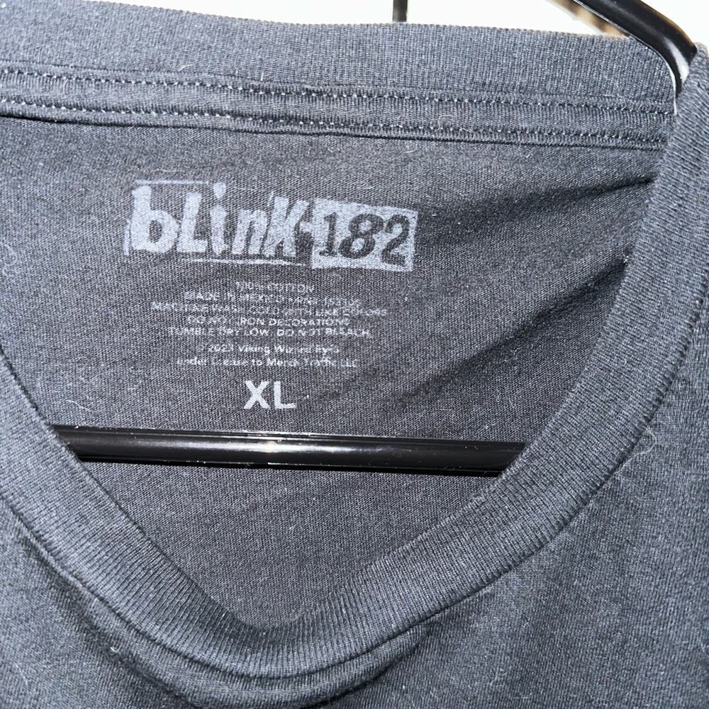 Hot Topic Blink-182 Short Sleeve Tee - Picture 2 of 2